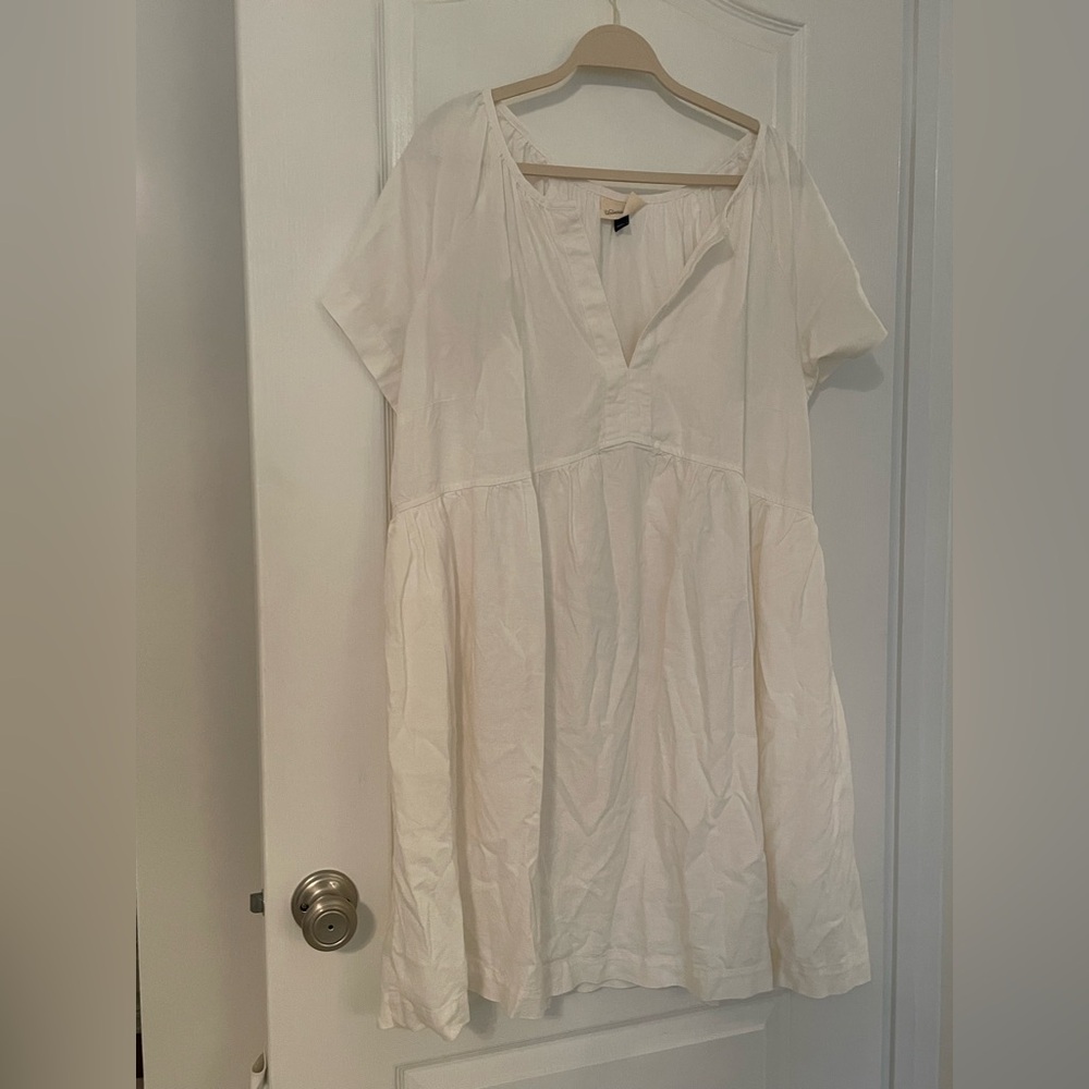White Line Popover Dress - Picture 4 of 12